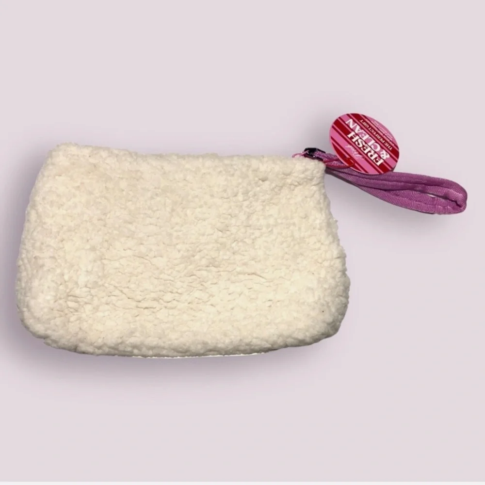 nwt! vS  “Sherpa/fleece beauty Bag:fresh & clean ( 2.5 oz x 2 ) & eye mask